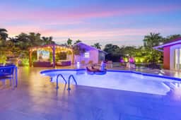 Luxury Villa Serena Heated Pool 15 min to Beach - Image 5