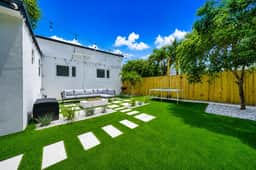 Luxury Villa Allegra 5BR Steps to Wynwood - Image 2