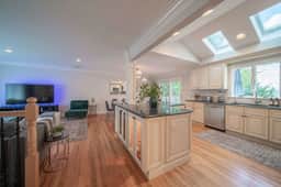 5BR Beach House, Game Room + Huge Backyard - Image 5