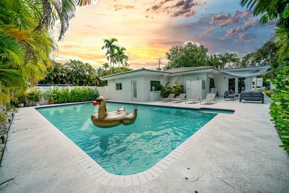 Villa Paradiso New Pool Movie Theater Golf Firepit - Image 5