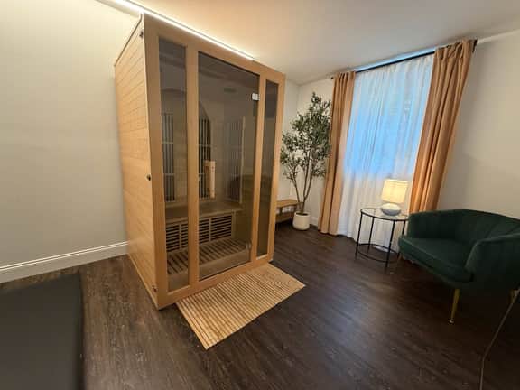5BR Beach House, Water Views, Game Room, Backyard - Image 3
