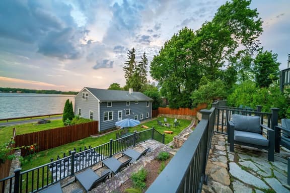 5BR Beach House, Water Views, Game Room, Backyard - Image 1