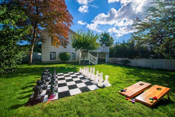 5BR Beach House, Game Room + Huge Backyard - Image 1