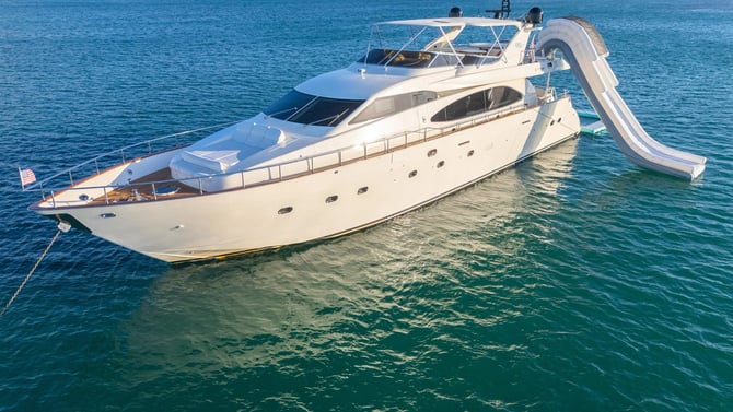 90' Azimut Day Dreaming/Luxury Yacht Charter