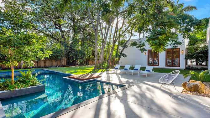 Miami Villa Rentals in Autumn