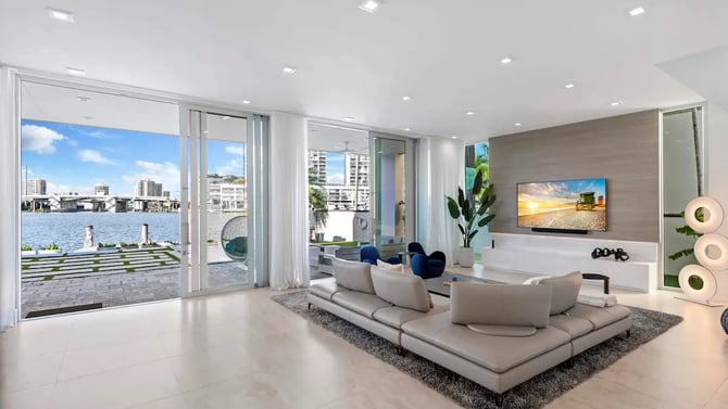 Why Luxury Travelers Choose Villas Over Hotels in Miami
