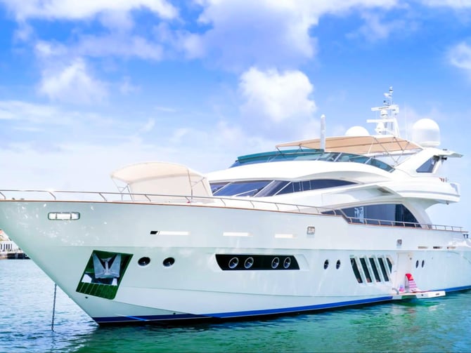 Private yacht charter on Biscayne Bay